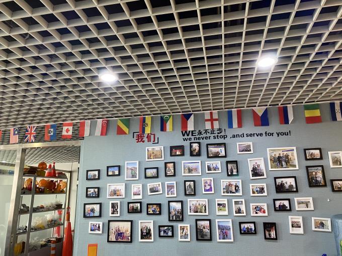 PE Jalan Lintas Jalan Raya Kerucut Lalu Lintas Dasar Hitam Tinggi Konstruksi 100cm 7