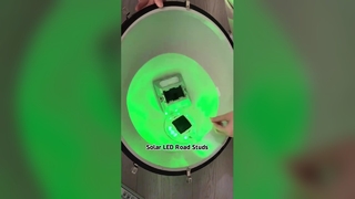 Uji Pejantan Jalan Tenaga Surya Keamanan Cerah